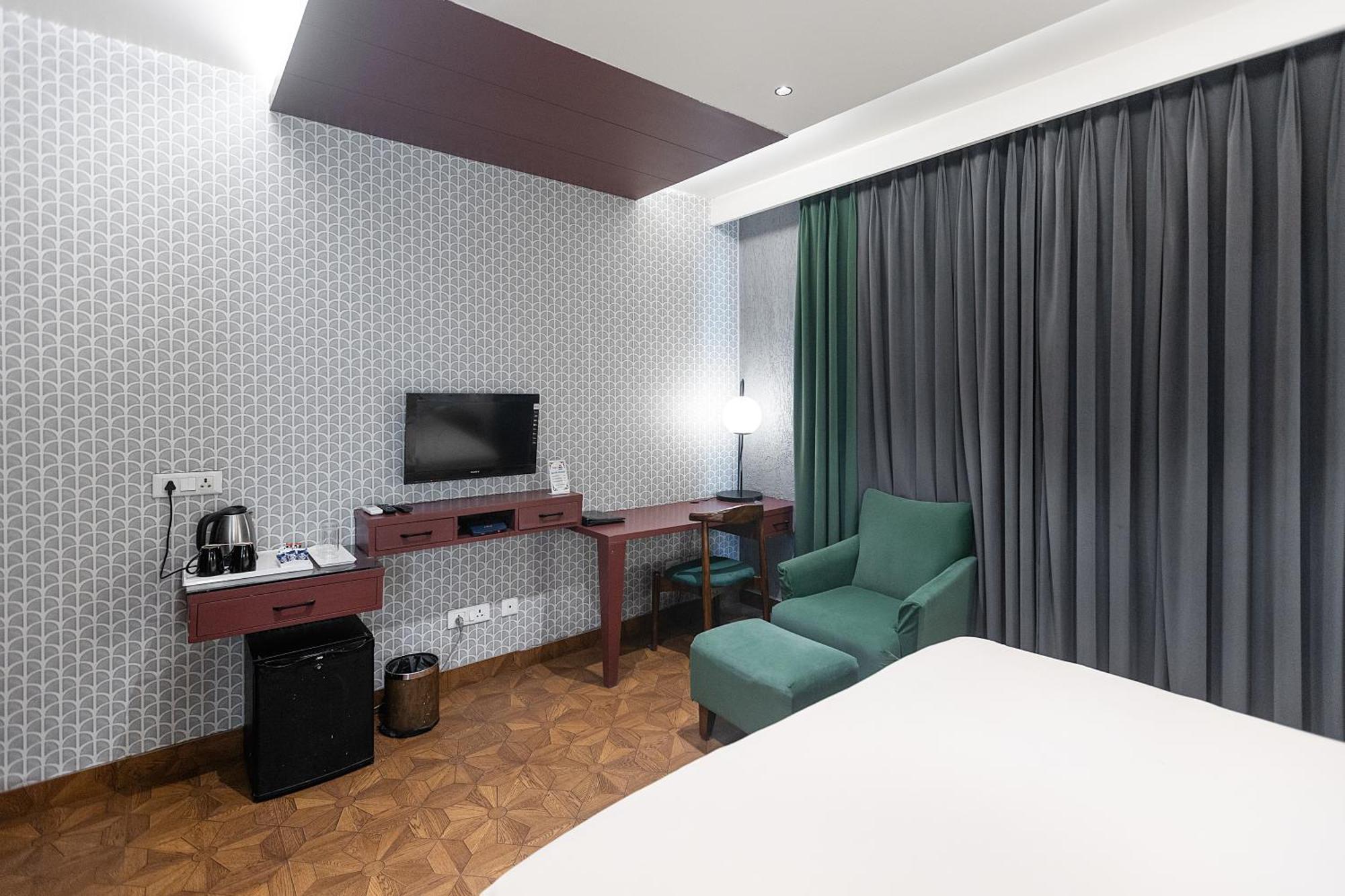 ניו דלהי The Grand Vikalp By Saga Hotels מראה חיצוני תמונה