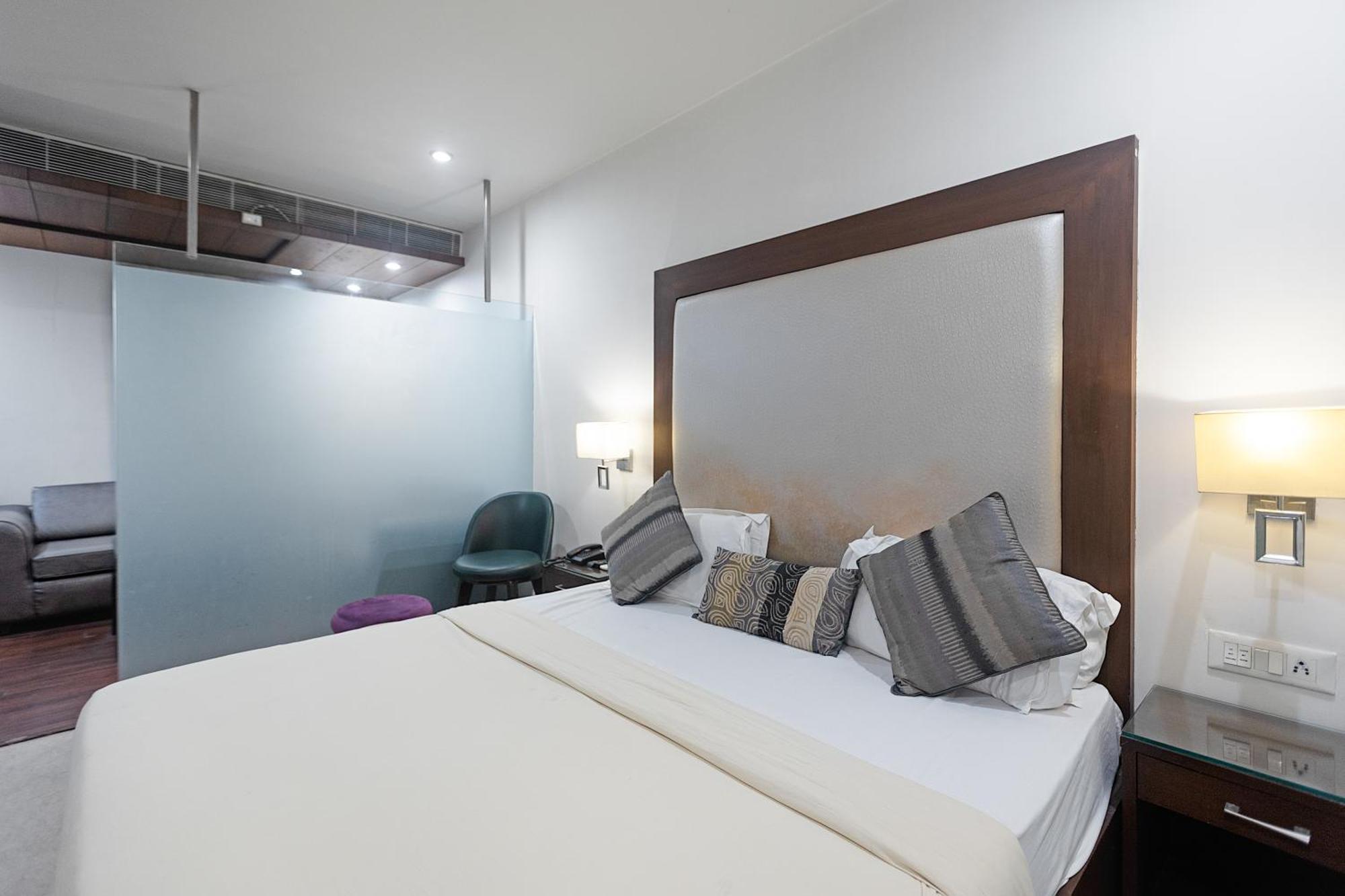 ניו דלהי The Grand Vikalp By Saga Hotels מראה חיצוני תמונה
