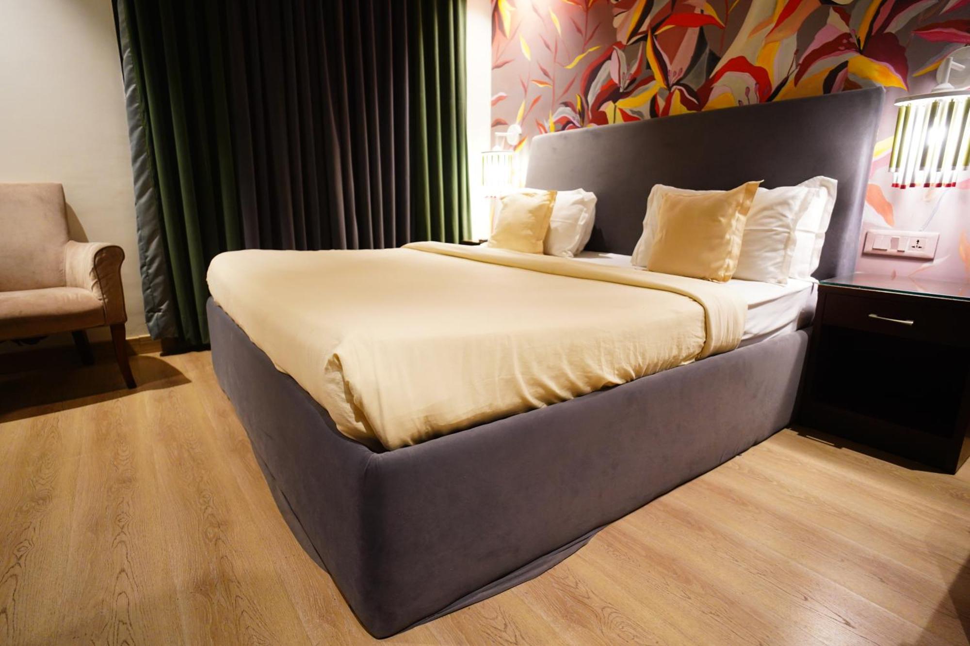 ניו דלהי The Grand Vikalp By Saga Hotels מראה חיצוני תמונה